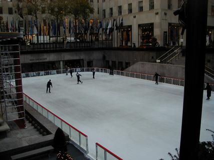 Ice Skaters in Rockefeller Centre<br>Location: <a href="https://www.google.com/maps/search/?api=1&query=40.75856,-73.97874" target="_new">Rockefeller Centre</a>